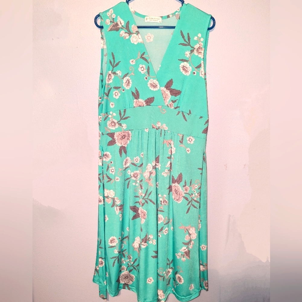 Women's size XL sleeveless dress